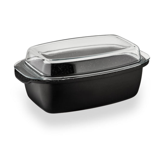 Oval saucepan with lid