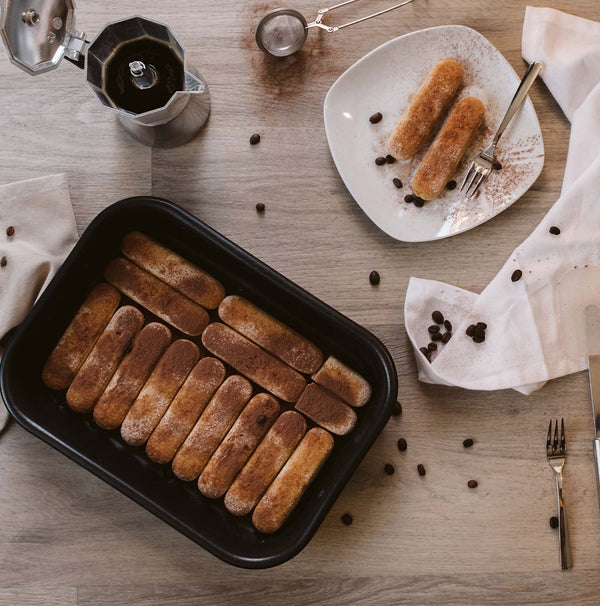 Rectangular baking pan